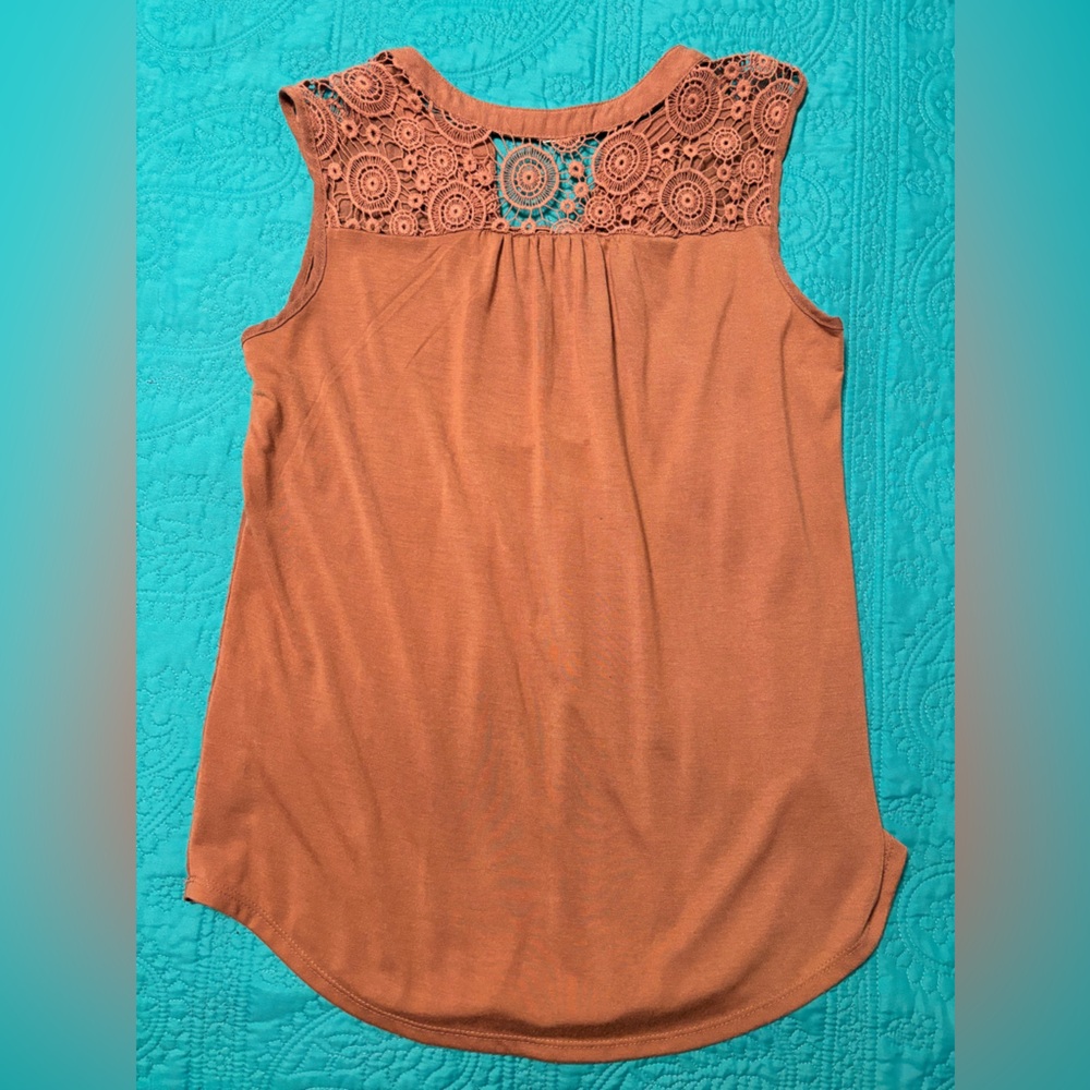 Lacey blouse - Picture 2 of 2